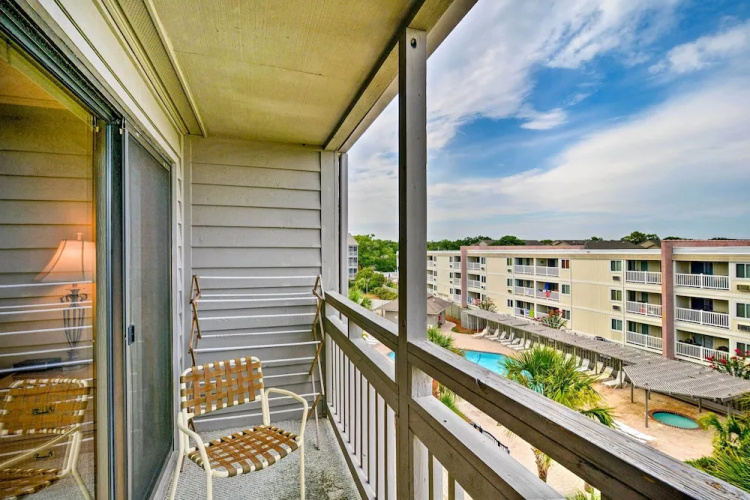 1 Mi to Apache Pier: Myrtle Beach Condo w/ Pool