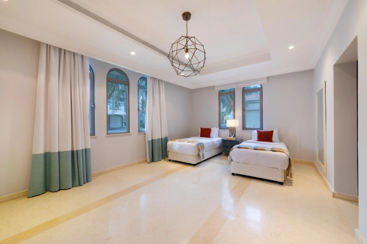 Private Pool & Beach Access Villa w/ Cinematic Vws