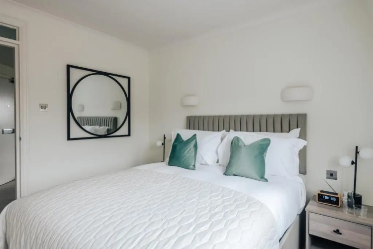 2 Bedrooms Apartment