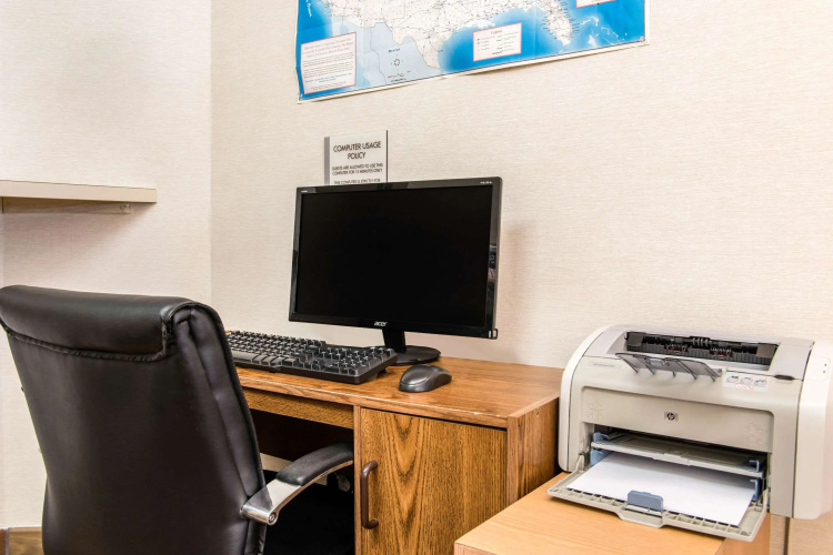 Econo Lodge Holland - Toledo
