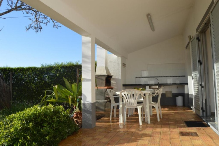 3 Bedrooms Cottage