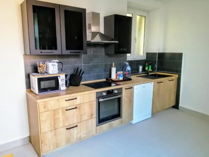 3 Bedrooms Apartment with sea view