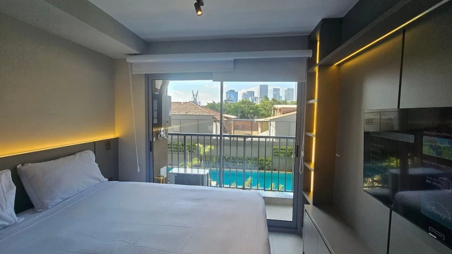 Deluxe Studio