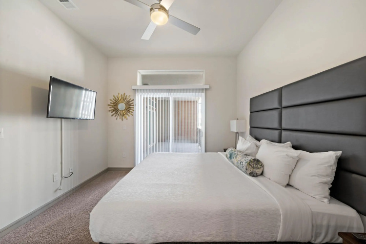 Spacious Private and Elegant Downtown Location