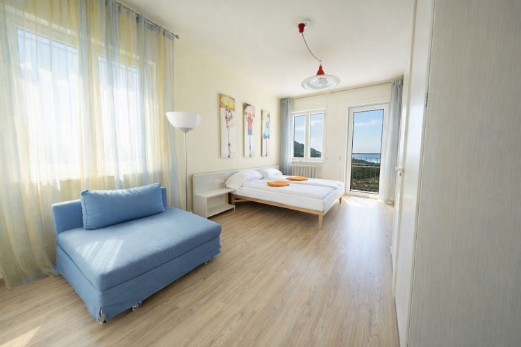 Standard Triple room with balcony