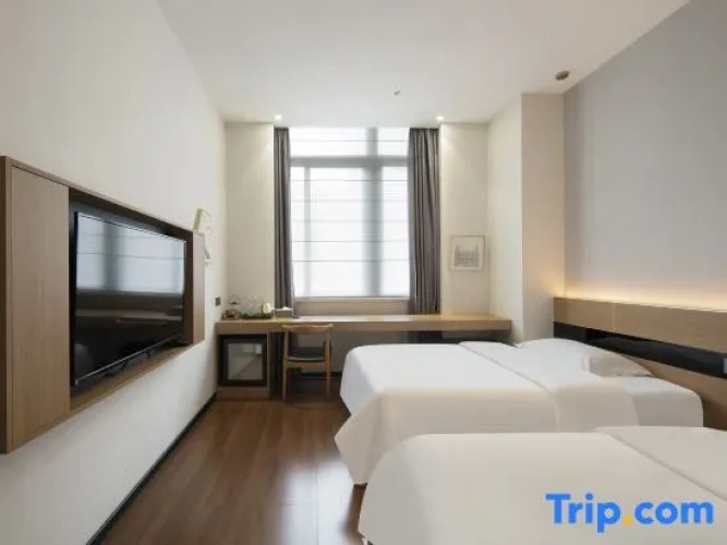 Comfort Twin room with city view