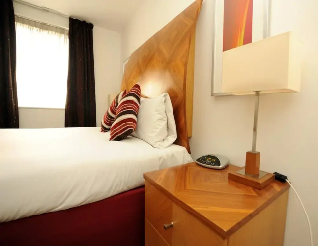 PREMIER SUITES Birmingham