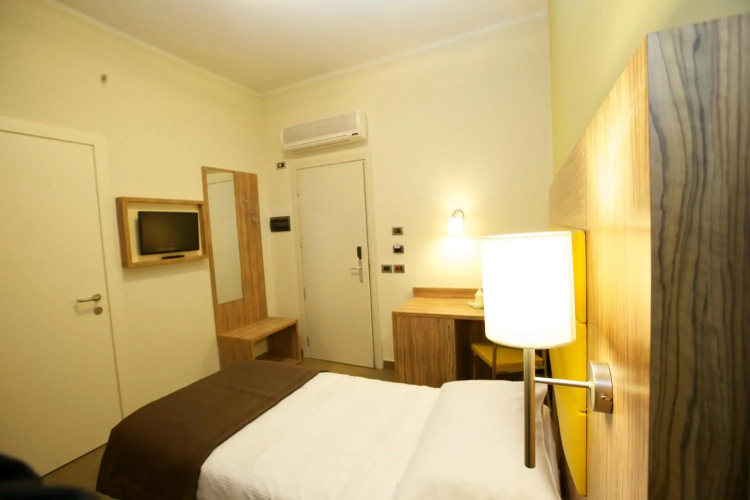 GigaHotel