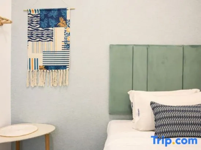 2 Bedrooms Triple Suite