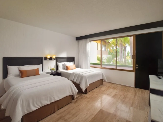 1 Bedroom Suite with balcony