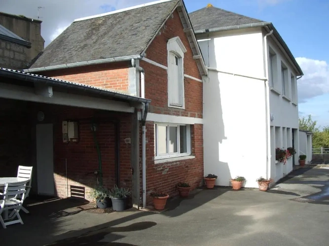 3 Bedrooms Cottage