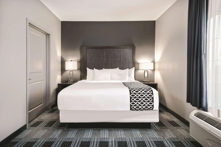 1 Bedroom Suite