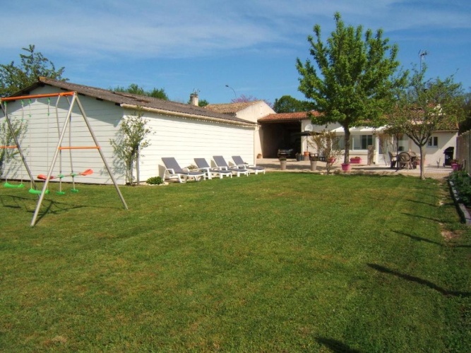 2 Bedrooms Cottage