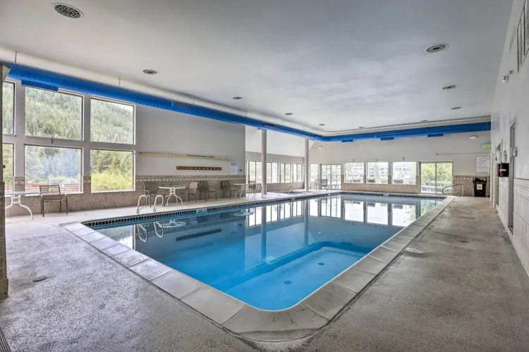 Mtn & Lake Views: Chic Keystone Studio