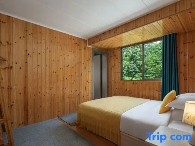 2 Bedrooms Double Family Suite with balcony