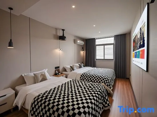 Standard Triple Family room