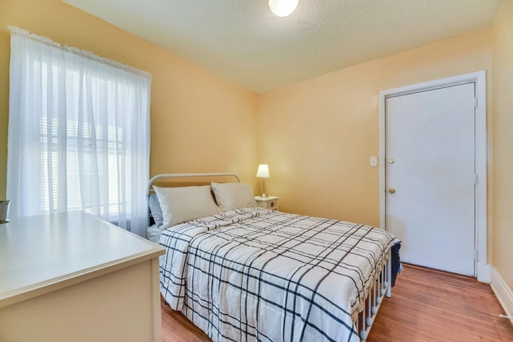 2 Bedrooms Cottage