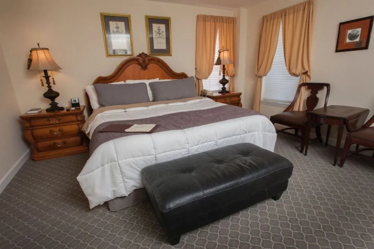 Seminole Inn