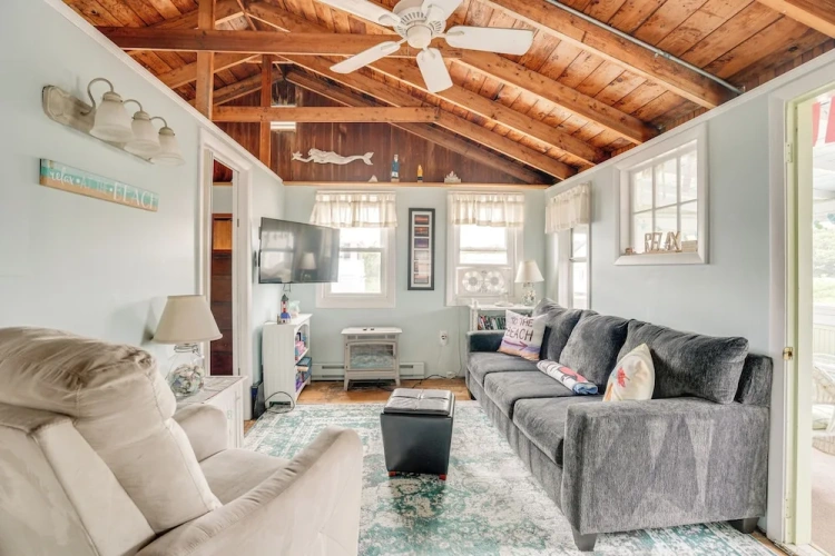 5 Bedrooms Cottage