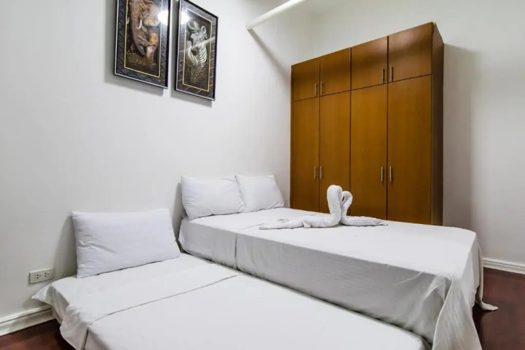 High End Big 2BR in Salcedo Village