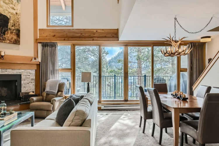 2084 The Pines 3 Bedroom Condo by RedAwning