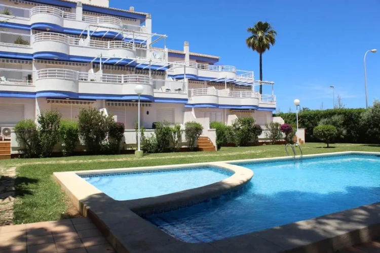2 Bedrooms Apartment