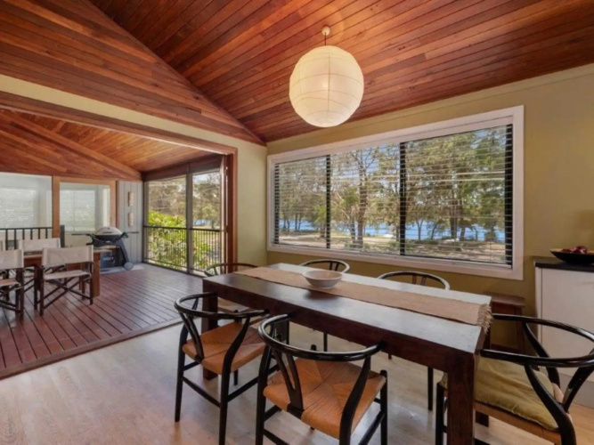 Lakeside Lodge
