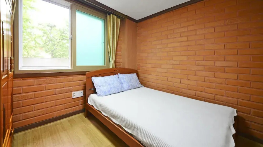 Yeosu Hwangto Pension