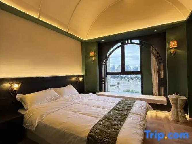 Standard Double room with river view