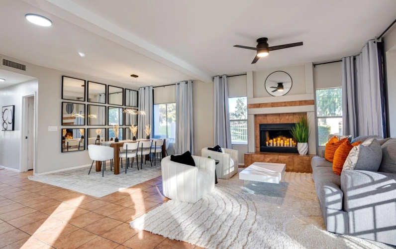 73rd Glendale 4 Bedroom Home by RedAwning