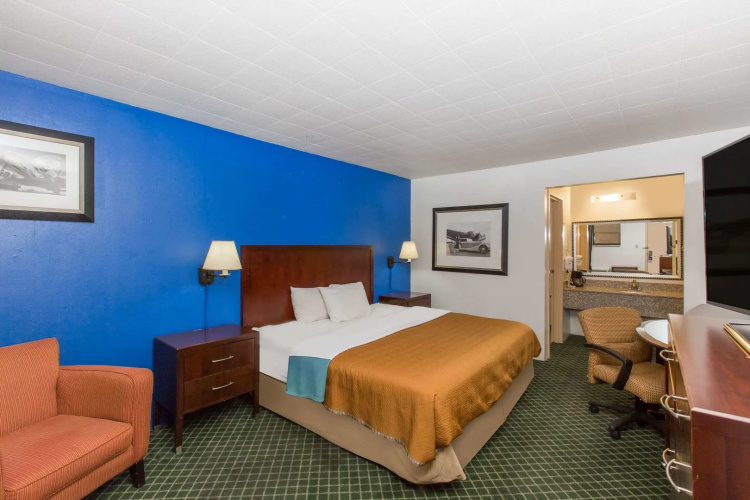 Frontier Inn