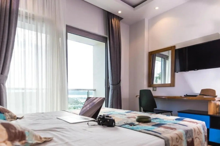 2 Bedrooms Apartment with sea view