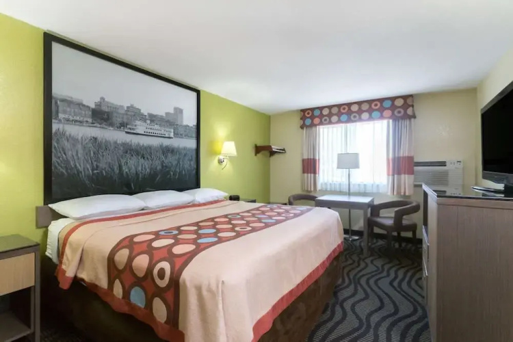 Super 8 Brunswick/St Simons Island Area