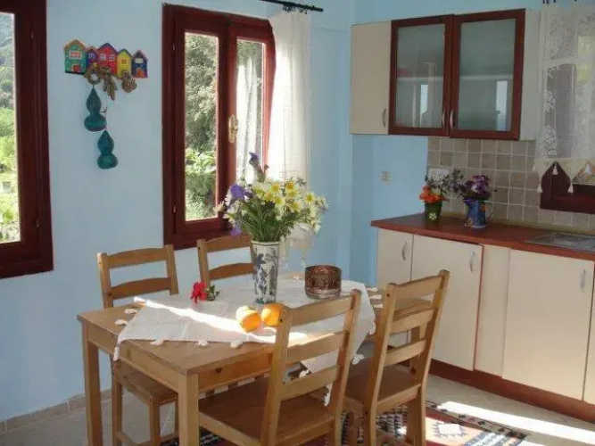 Avlana House