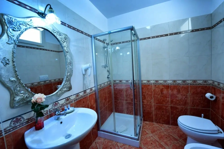 Standard Triple room
