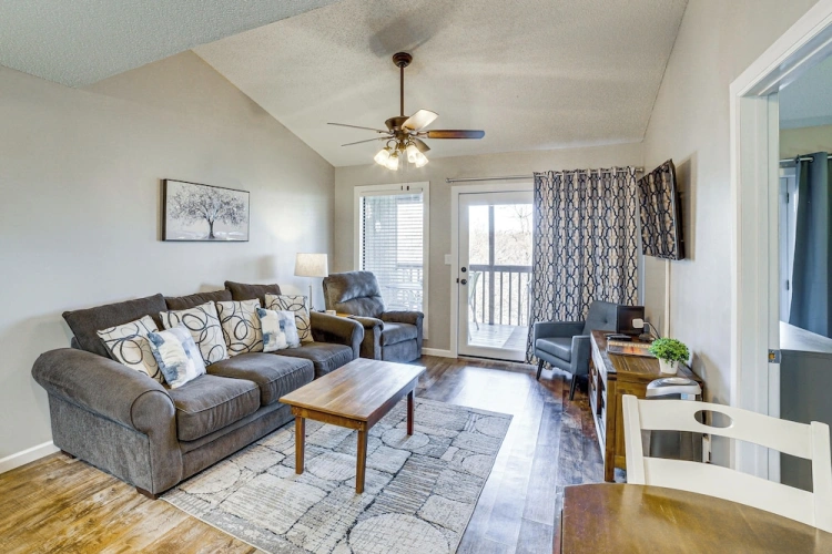 2 Bedrooms Apartment