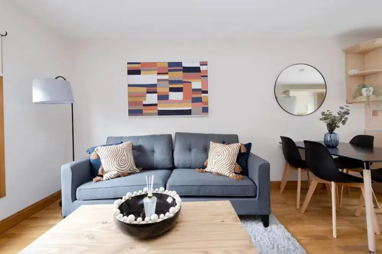 Bright&Cosy Flat near Scottish Gallery