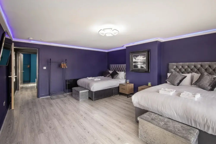 Town View Apartment by Sasco