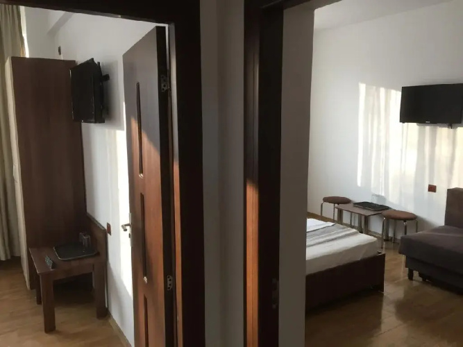 Hostel Paradox