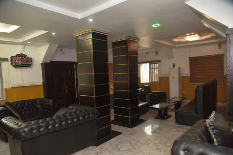 Dorakings Hotel
