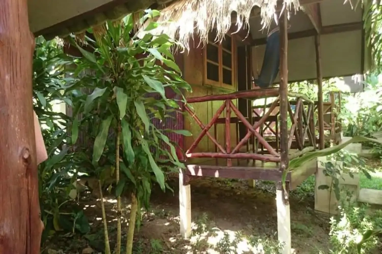 Bungalow with balcony