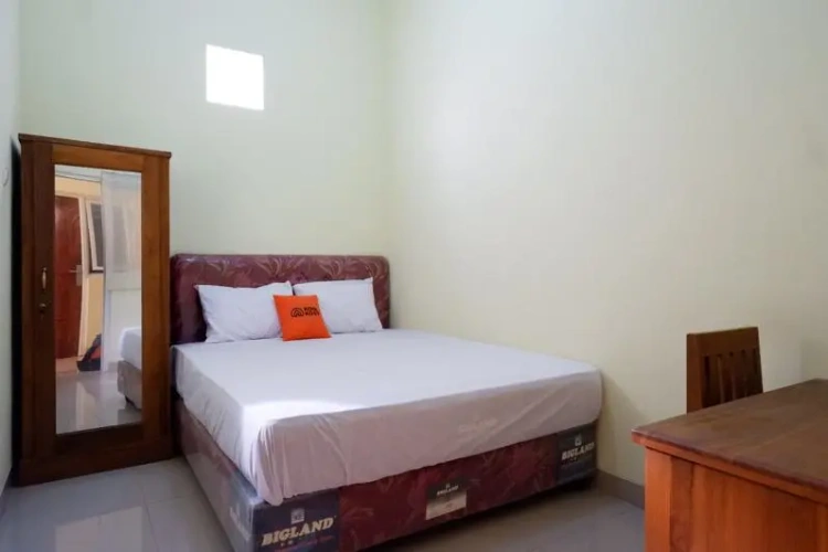 Economy room