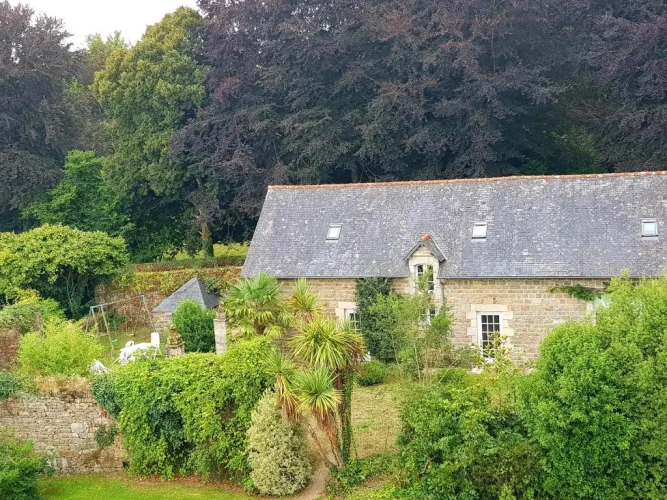 4 Bedrooms Cottage