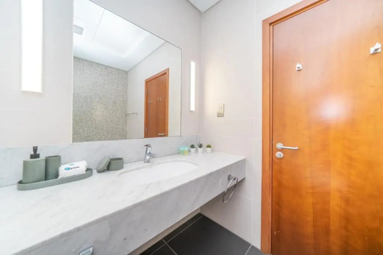 HiGuests - Studio with Chic Decor, 6-min from Burj Khalifa