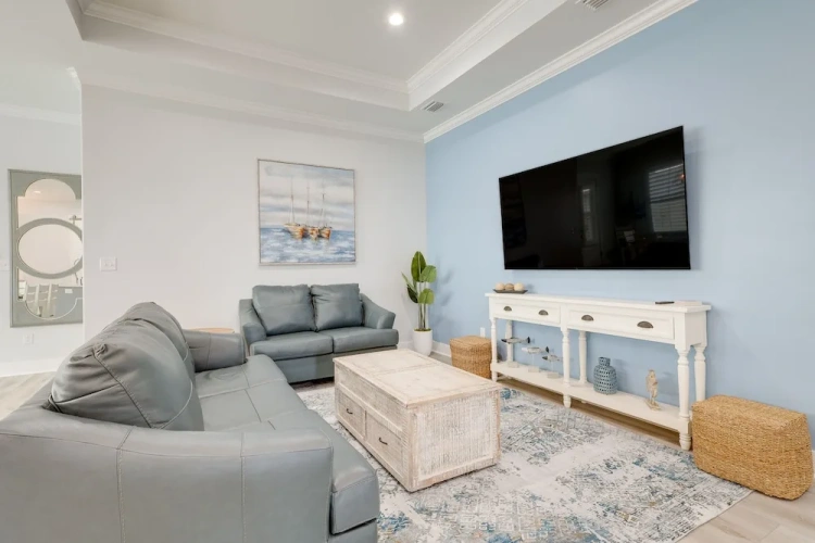 4 Bedrooms Cottage