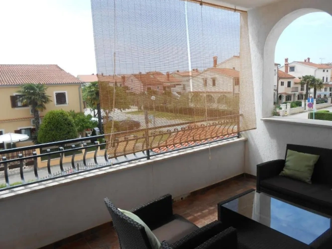 3 Bedrooms Apartment