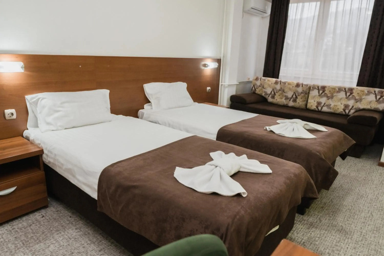 Hotel Damis