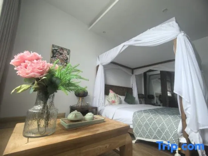 Standard Double room with lake view