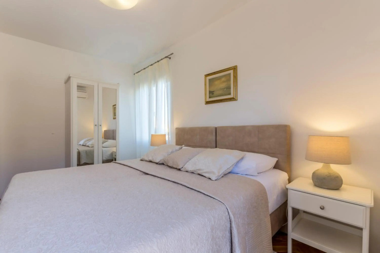 Split villa Dalmatica with private pool save15 percent on Split-villas com