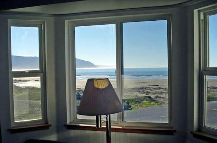 Anchor Beach Inn photo 8